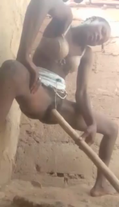 Venda Woman Pokes Pussy With A Stick