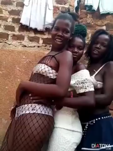 African Sluts Lesbianing