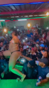 Zodwa Wabantu Gets Fingered By A Crowd