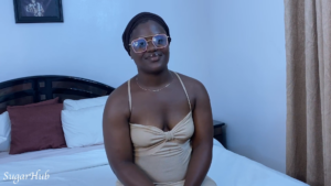 African Lady Gets Her Creamy Punani Fucked On Camera