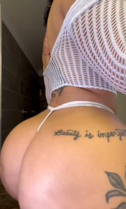 Massive Yellow Ass Twerking